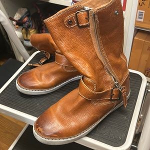 Ugg shearling lined boots